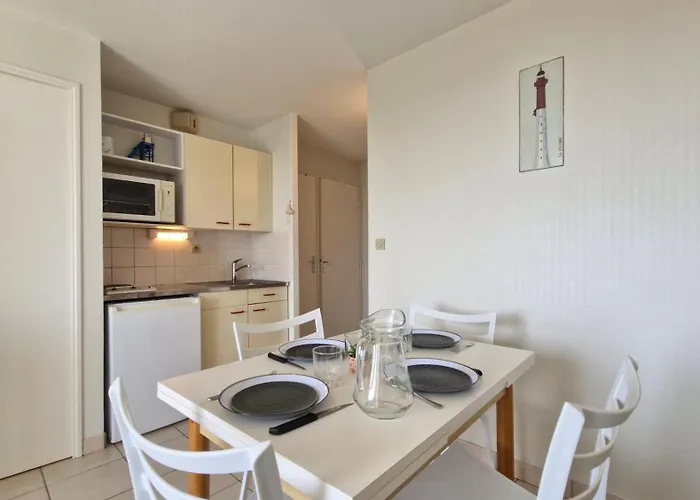 - Vue - A Seulement 300m Et Commerces